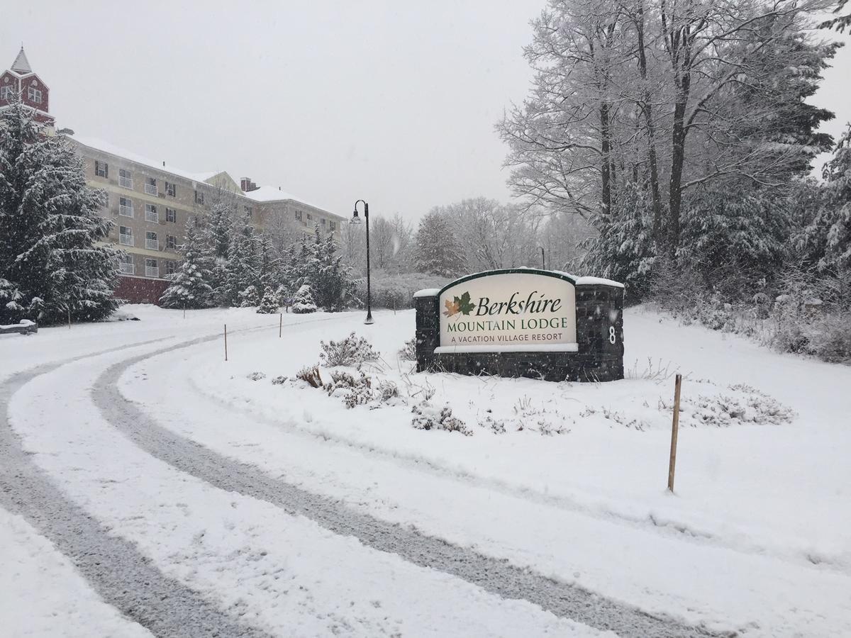 Berkshire Mountain Lodge Pittsfield Exterior foto